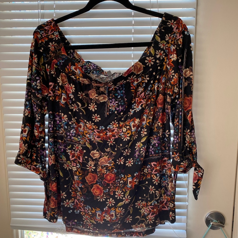Cute boho off shoulder top!